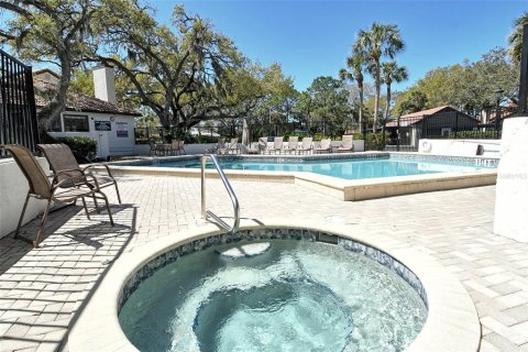 Condo in Sarasota, Florida, 2 bedrooms  № 2141923 - photo 28