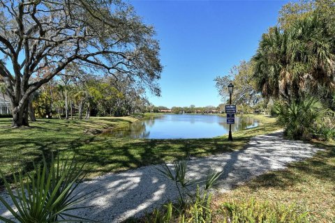 Condo in Sarasota, Florida, 2 bedrooms  № 2141923 - photo 2