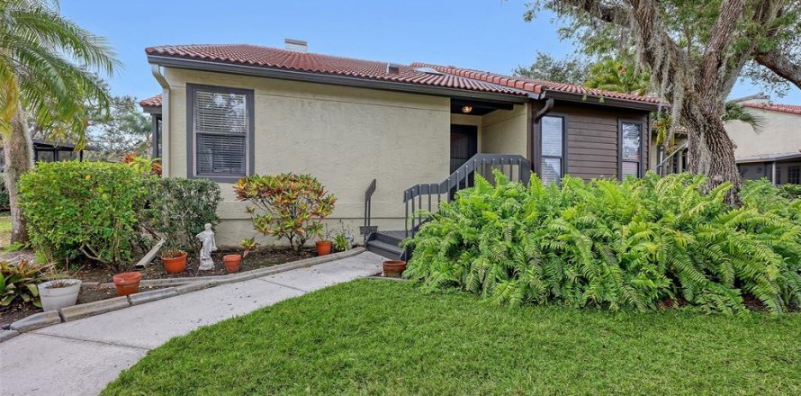 Condo in Sarasota, Florida, 2 bedrooms  № 2141923