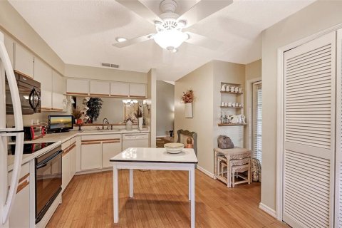 Condo in Sarasota, Florida, 2 bedrooms  № 2141923 - photo 13