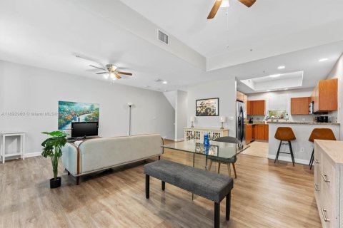 Adosado en venta en Lighthouse Point, Florida, 3 dormitorios, 172.24 m2 № 1946701 - foto 2