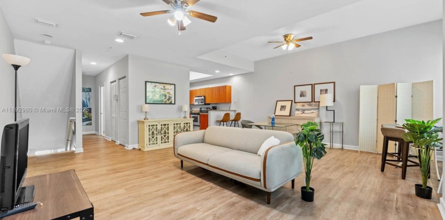 Adosado en Lighthouse Point, Florida 3 dormitorios, 172.24 m2 № 1946701