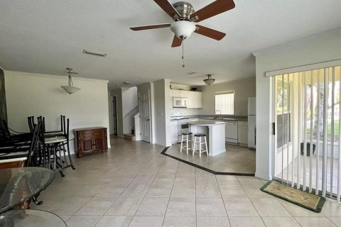Touwnhouse à louer à Kissimmee, Floride: 4 chambres, 174.01 m2 № 2213614 - photo 2