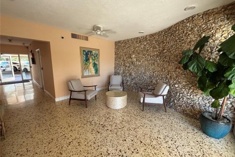 Condo in Saint Petersburg, Florida, 3 bedrooms  № 1919234 - photo 21