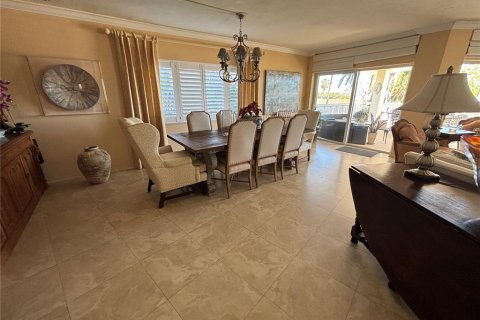 Condo in Saint Petersburg, Florida, 3 bedrooms  № 1919234 - photo 6