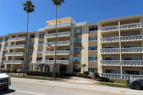 Condo in Saint Petersburg, Florida, 3 bedrooms  № 1919234 - photo 1