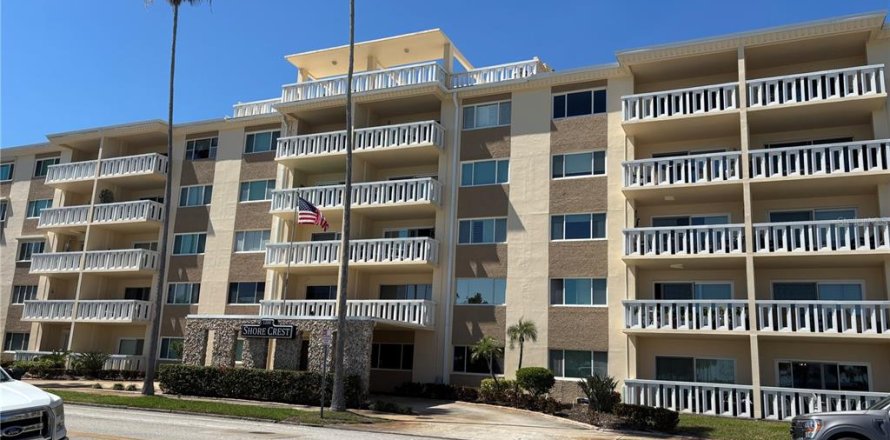 Condo in Saint Petersburg, Florida, 3 bedrooms № 1919234