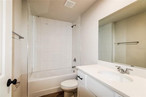 Propiedad comercial en venta en Homosassa, Florida, 4 dormitorios, 209.4 m2 № 1903125 - foto 4