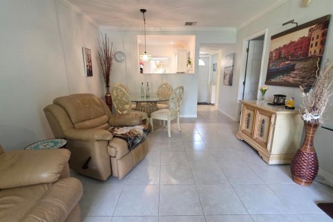 Condo in Lauderdale Lakes, Florida, 1 bedroom  № 2175760 - photo 16