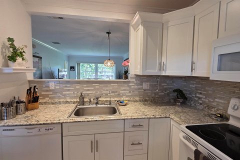 Condo in Lauderdale Lakes, Florida, 1 bedroom  № 2175760 - photo 8