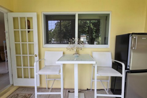 Condo in Lauderdale Lakes, Florida, 1 bedroom  № 2175760 - photo 10