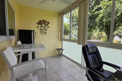 Condo in Lauderdale Lakes, Florida, 1 bedroom  № 2175760 - photo 15