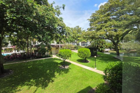 Condo in Lauderdale Lakes, Florida, 1 bedroom  № 2175760 - photo 12