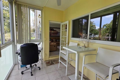 Condo in Lauderdale Lakes, Florida, 1 bedroom  № 2175760 - photo 14