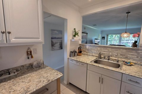 Condo in Lauderdale Lakes, Florida, 1 bedroom  № 2175760 - photo 3