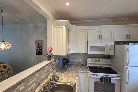 Condo in Lauderdale Lakes, Florida, 1 bedroom  № 2175760 - photo 5