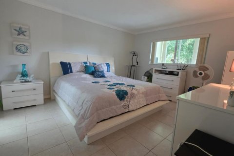 Condo in Lauderdale Lakes, Florida, 1 bedroom  № 2175760 - photo 24