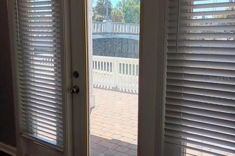 Condominio en alquiler en Saint Petersburg, Florida, 1 dormitorio, 64.47 m2 № 2096054 - foto 6