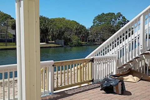 Condominio en alquiler en Saint Petersburg, Florida, 1 dormitorio, 64.47 m2 № 2096054 - foto 9