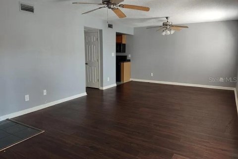 Condominio en alquiler en Saint Petersburg, Florida, 1 dormitorio, 64.47 m2 № 2096054 - foto 4