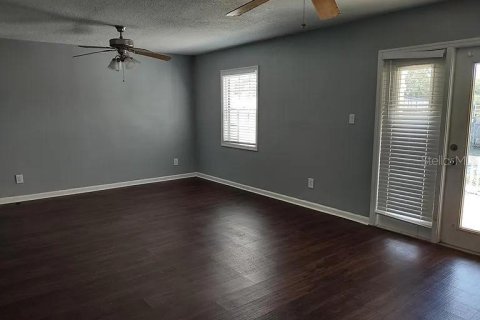 Condominio en alquiler en Saint Petersburg, Florida, 1 dormitorio, 64.47 m2 № 2096054 - foto 2