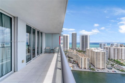 Copropriété à vendre à Hallandale Beach, Floride: 2 chambres, 94.76 m2 № 2270756 - photo 21