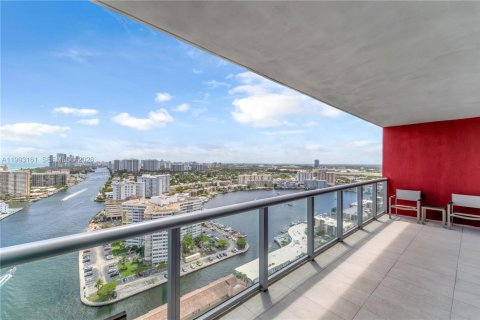 Copropriété à vendre à Hallandale Beach, Floride: 2 chambres, 94.76 m2 № 2270756 - photo 22