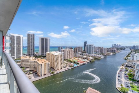 Copropriété à vendre à Hallandale Beach, Floride: 2 chambres, 94.76 m2 № 2270756 - photo 23