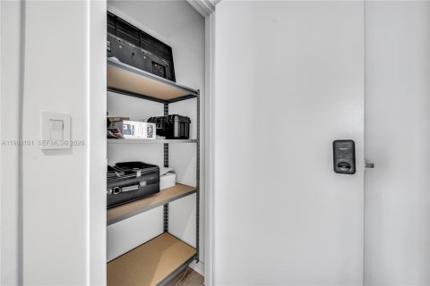 Copropriété à vendre à Hallandale Beach, Floride: 2 chambres, 94.76 m2 № 2270756 - photo 17