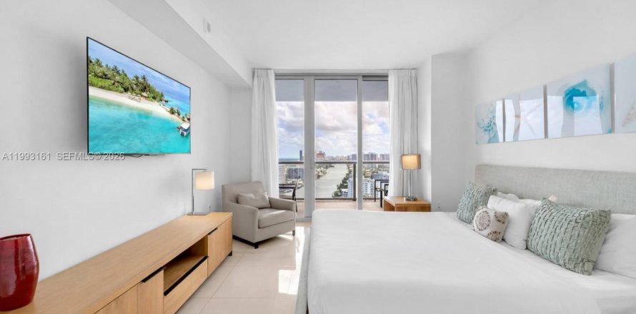 Condo à Hallandale Beach, Floride, 2 chambres  № 2270756