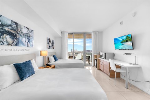 Copropriété à vendre à Hallandale Beach, Floride: 2 chambres, 94.76 m2 № 2270756 - photo 14