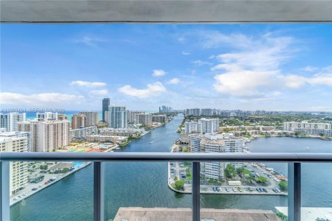 Copropriété à vendre à Hallandale Beach, Floride: 2 chambres, 94.76 m2 № 2270756 - photo 24