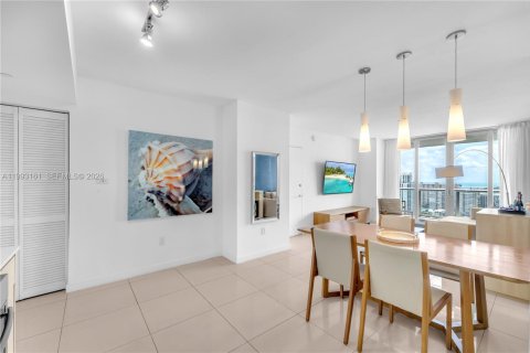 Copropriété à vendre à Hallandale Beach, Floride: 2 chambres, 94.76 m2 № 2270756 - photo 3