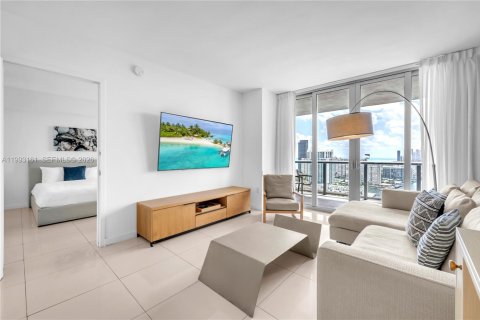 Copropriété à vendre à Hallandale Beach, Floride: 2 chambres, 94.76 m2 № 2270756 - photo 2