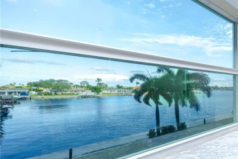 Condominio en alquiler en Saint Pete Beach, Florida, 2 dormitorios, 105.07 m2 № 1903122 - foto 8