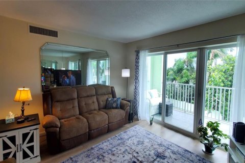 Condominio en alquiler en Saint Pete Beach, Florida, 2 dormitorios, 105.07 m2 № 1903122 - foto 11