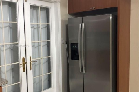 Villa ou maison à louer à Miami, Floride: 4 chambres, 126.63 m2 № 1964593 - photo 4