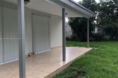Villa ou maison à louer à Miami, Floride: 4 chambres, 126.63 m2 № 1964593 - photo 14