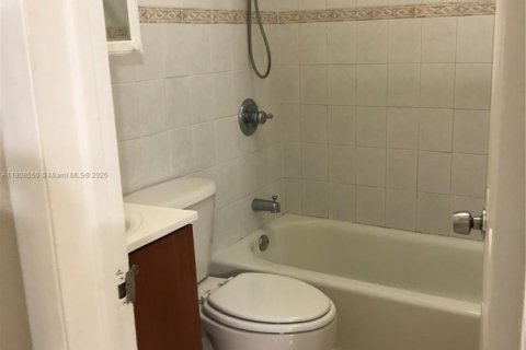 Villa ou maison à louer à Miami, Floride: 4 chambres, 126.63 m2 № 1964593 - photo 8