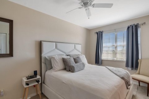 Condo in Vero Beach, Florida, 2 bedrooms № 2189257 - photo 13
