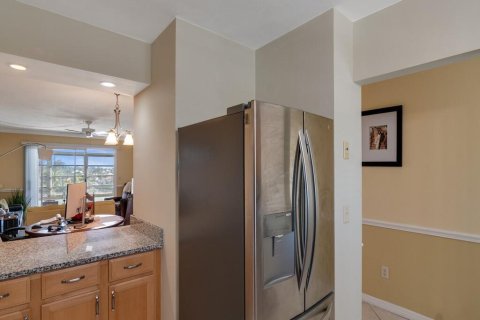 Condo in Vero Beach, Florida, 2 bedrooms № 2189257 - photo 6