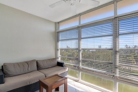 Condo in Vero Beach, Florida, 2 bedrooms № 2189257 - photo 18