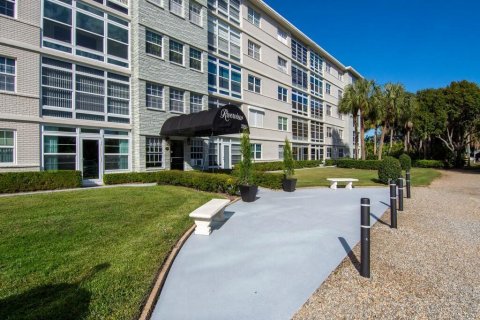 Condo in Vero Beach, Florida, 2 bedrooms № 2189257