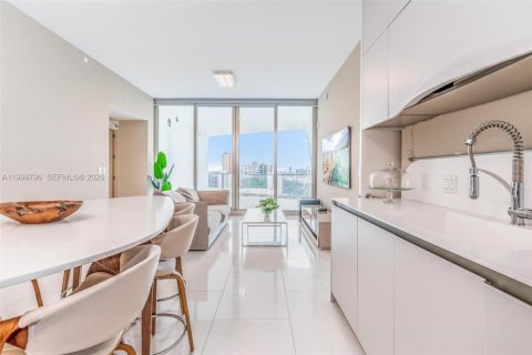 Снять в аренду кондоминиум в Санни-Айлс-Бич, Флорида 3 спальни, 232.35м2, № 2060559 - фото 6