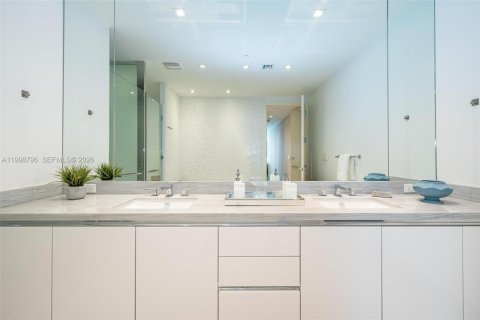 Снять в аренду кондоминиум в Санни-Айлс-Бич, Флорида 3 спальни, 232.35м2, № 2060559 - фото 25