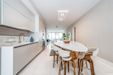 Снять в аренду кондоминиум в Санни-Айлс-Бич, Флорида 3 спальни, 232.35м2, № 2060559 - фото 11