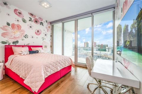 Снять в аренду кондоминиум в Санни-Айлс-Бич, Флорида 3 спальни, 232.35м2, № 2060559 - фото 8