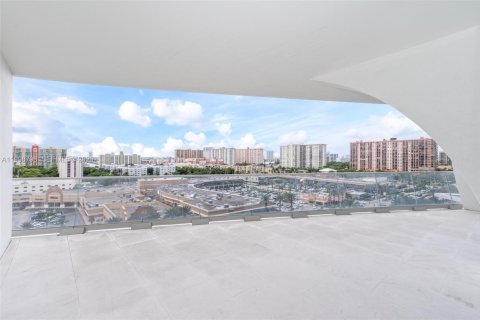 Снять в аренду кондоминиум в Санни-Айлс-Бич, Флорида 3 спальни, 232.35м2, № 2060559 - фото 5