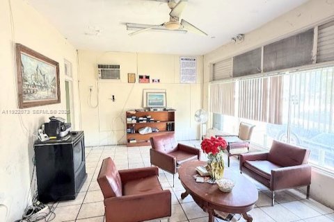 Propiedad comercial en venta en Miami, Florida № 2153705 - foto 5