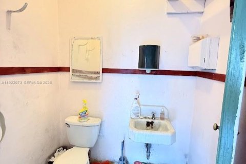 Propiedad comercial en venta en Miami, Florida № 2153705 - foto 6